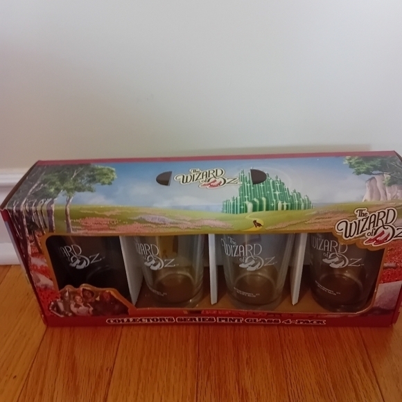 Vintage BNIB Wizard Of Oz Collector's Pint Glass 4 Pack - Picture 8 of 13